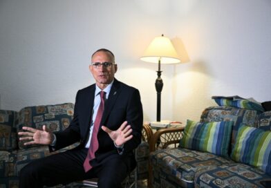 Exiled dissident encourages Cubans to stay and fight