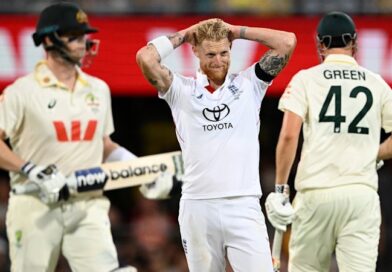 Australia cash in on dropped catches, wayward bowling to forge first-innings lead