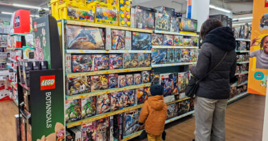 Under mounting toy pressures, Hasbro has a secret sauce that Mattel hasn’t matched Under mounting toy pressures, Hasbro has a secret sauce that Mattel hasn’t matched