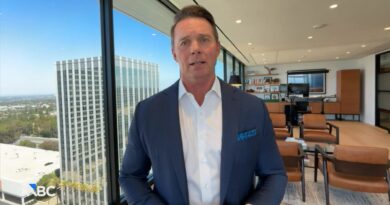 Chipotle posts surprise same-store sales growth in early sign chain could be breaking its slump