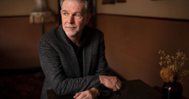 Netflix stock falls after company reports earnings, announces Reed Hastings will step down as chairman