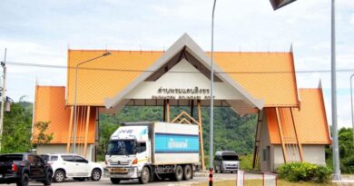 Regular trade resumes at Sinkhorn checkpoint in Prachuap Khiri Khan