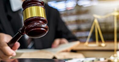 Federal judge had sex in chambers with high-ranking police officer, panel says