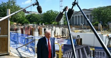 Trump shows off site of new $400-mn ballroom