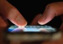 Fast die Hälfte der Internetnutzer vertraut den meisten Nachrichten