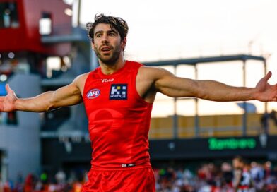 AFL LIVE: Watch: Petracca’s bake from Suns teammate; Bulldogs start to roar; Hawks dominate Bombers