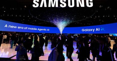 Samsung Electronics, SK Hynix shares tumble over 9% as chip rout spreads from Wall Street Samsung Electronics, SK Hynix shares tumble over 9% as chip rout spreads from Wall Street