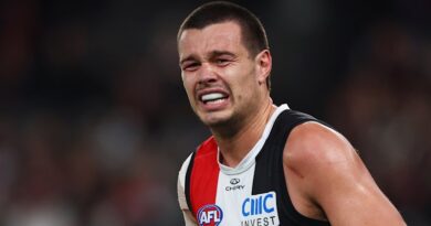 AFL LIVE: Silvagni, De Koning set for surgery as Suns could play hardball with Ben King
