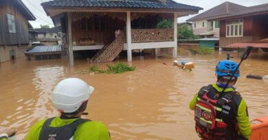 Clean-up begins as floods pass through Nan