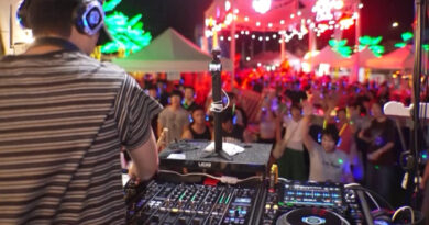 Hundreds cool off at Seoul’s silent disco pool party