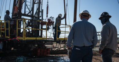 Oil prices fall more than 5% as Middle East tensions ebb on diplomatic efforts Oil prices fall more than 5% as Middle East tensions ebb on diplomatic efforts