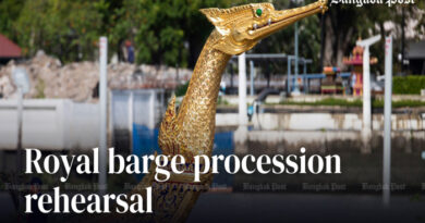 Royal barge procession rehearsal gets under way in Bangkok