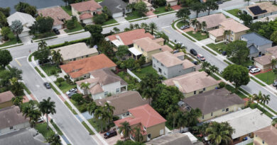 Weekly mortgage demand stalls along with interest rates, but rates are now moving higher again.