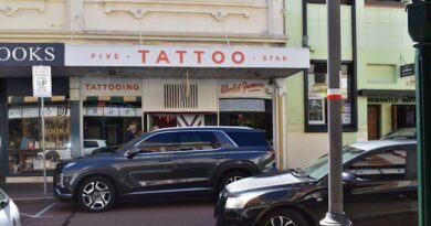 Local tattoo shop bracing for long night as Dockers fans chase inaugural premiership ink Local tattoo shop bracing for long night as Dockers fans chase inaugural premiership ink