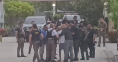 Police gunman surrenders after overnight house siege