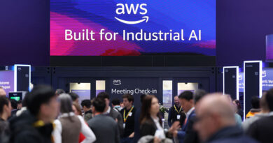 Amazon AWS posts 39% revenue growth as cloud rivals also accelerate Amazon AWS posts 39% revenue growth as cloud rivals also accelerate