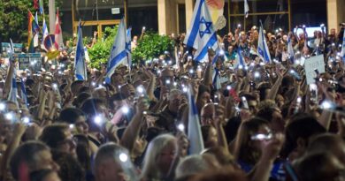 Drei Tage vor Parlamentswahl – Tausende demonstrieren in Tel Aviv gegen Netanjahu