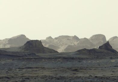Nasa rover takes striking image of dawn’s early light on Mars