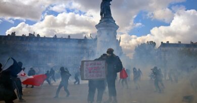Protests in France against high cost of living and social pressures