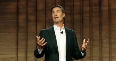 Starbucks sales miss expectations, but its U.S. turnaround is gaining steam